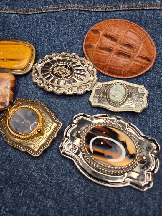 Lot of 7 - Women\'s Wood, Silver, Leather, and Gem Belt Buckles - Vintage main image 9